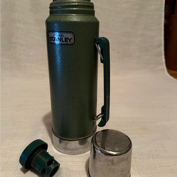 Vintage Alladin Stanley Green Thermos - Picture 4 of 5